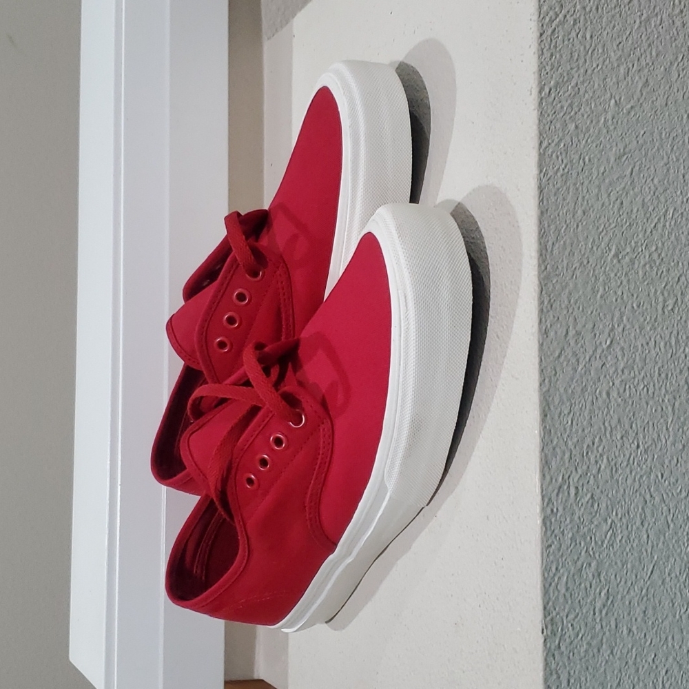 Unisex Straye shoes 12W/10.5M Red